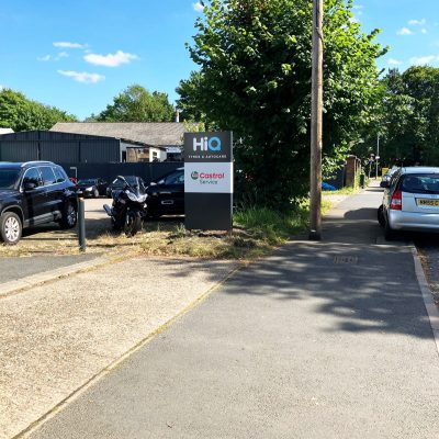 Hi Q Castrol external entry signage