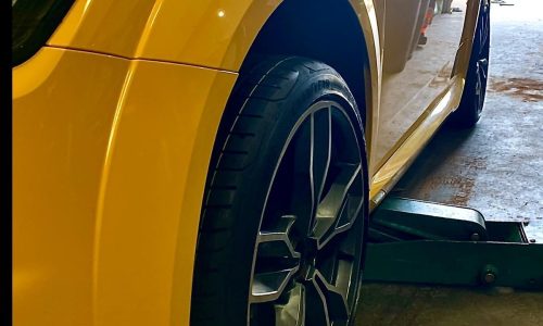 Hi Q Tyres Autocare Belvedere yellow customer car