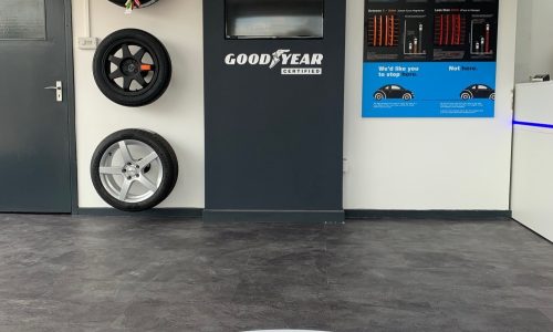 HiQ Tyres & Autocare Horley-interior-tyre wall.jpg