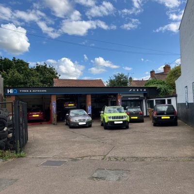 Hi Q Nuneaton exterior front view of garage 3