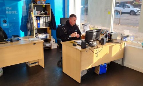 HiQ-Tyres-Autocare-Stafford-reception-front-desk.jpg