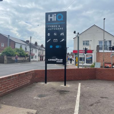 Hi Q Tyres Autocare Chesterfield new signage totem