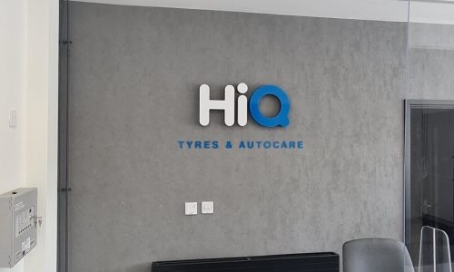 HiQ-Tyres-Autocate-Kings-Lynn-New-Signage.jpg