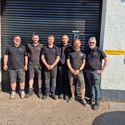 HiQ-Tyres-Autocare-Honiton-picture-of-the-team-recent.jpg
