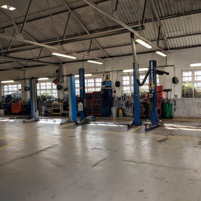 HiQ Tyres & Autocare Worksop Full Workshop