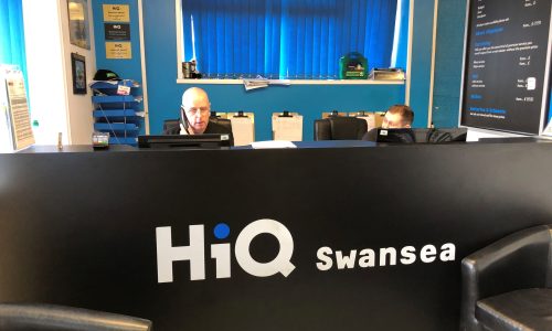 Hi Q Gorseinon manager at reception