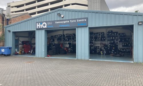 HiQ-Tyres-Autocare-Leicester-exterior-2.jpg