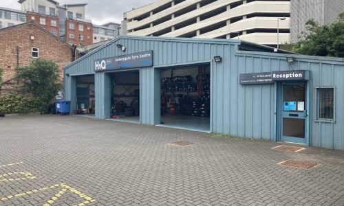 HiQ-Tyres-Autocare-Leicester-exterior-3.jpg