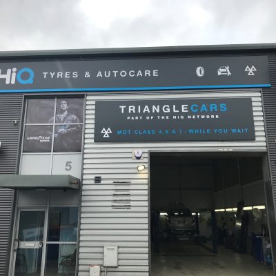 HiQ-Tyres-Autocare-Havant-Team-new-signage.jpg