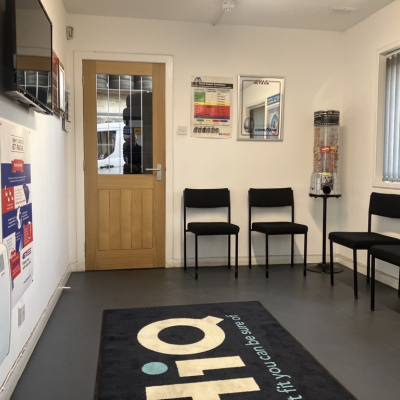 Hi Q Tyres Autocare Aberdeen Tyre Services Updated Photo waiting room