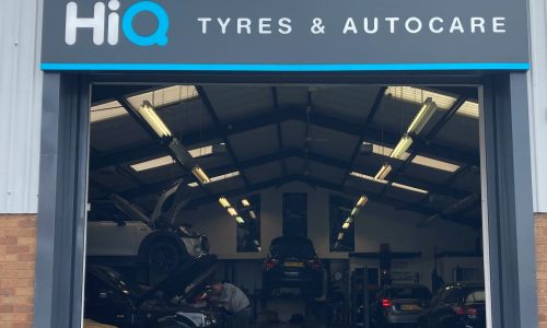 HiQ-Tyres-Autocare-Walsall-Entrance-and-HiQ-sign.jpg