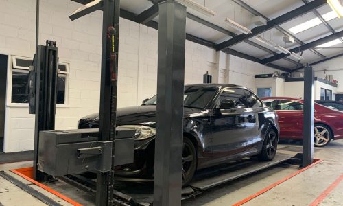 Hi Q Tyres Autocare Walsall wheel alignment machine with BMW
