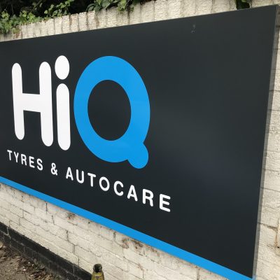 Hi Q Tyres Autocare Maidenhead wall sign