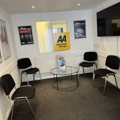 Hi Q Tyres Autocare Banbury Waiting Area