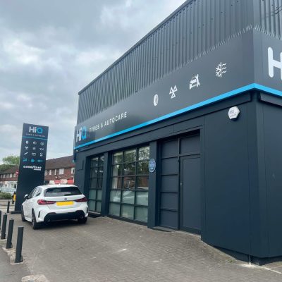 Hi Q Thatcham Front Signage