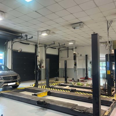 Hi Q Thatcham Inside Workshop