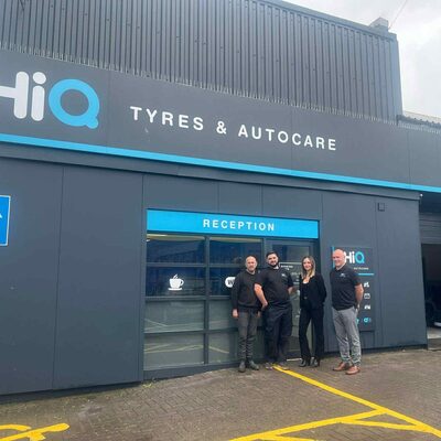 Hi Q Thatcham Team Pic in Front 2