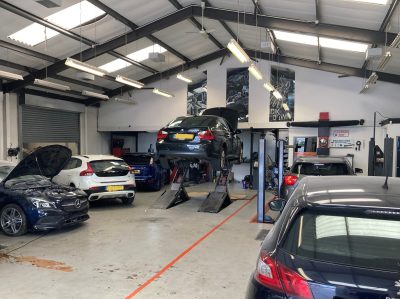Hi Q Tyres Autocare Walsall workshop and customer cars