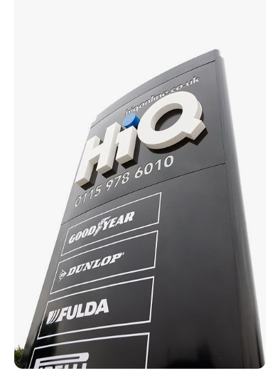 HIQ CENTRE SIGN