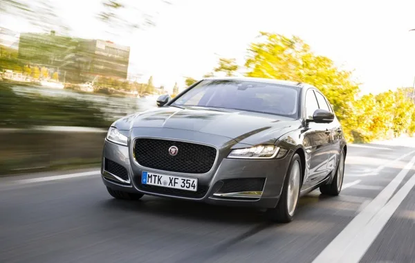 5 things to consider before buying a luxury car