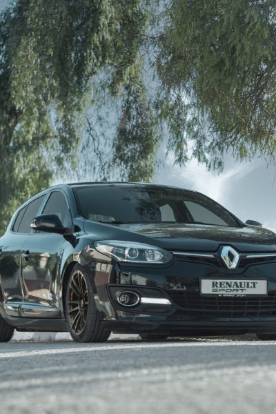 Black Renault Sport