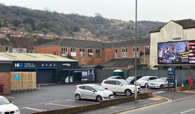 Hi Q Tyres Autocare Dover New Signage and car park